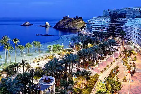 Almuñécar arts - plaza-abderraman